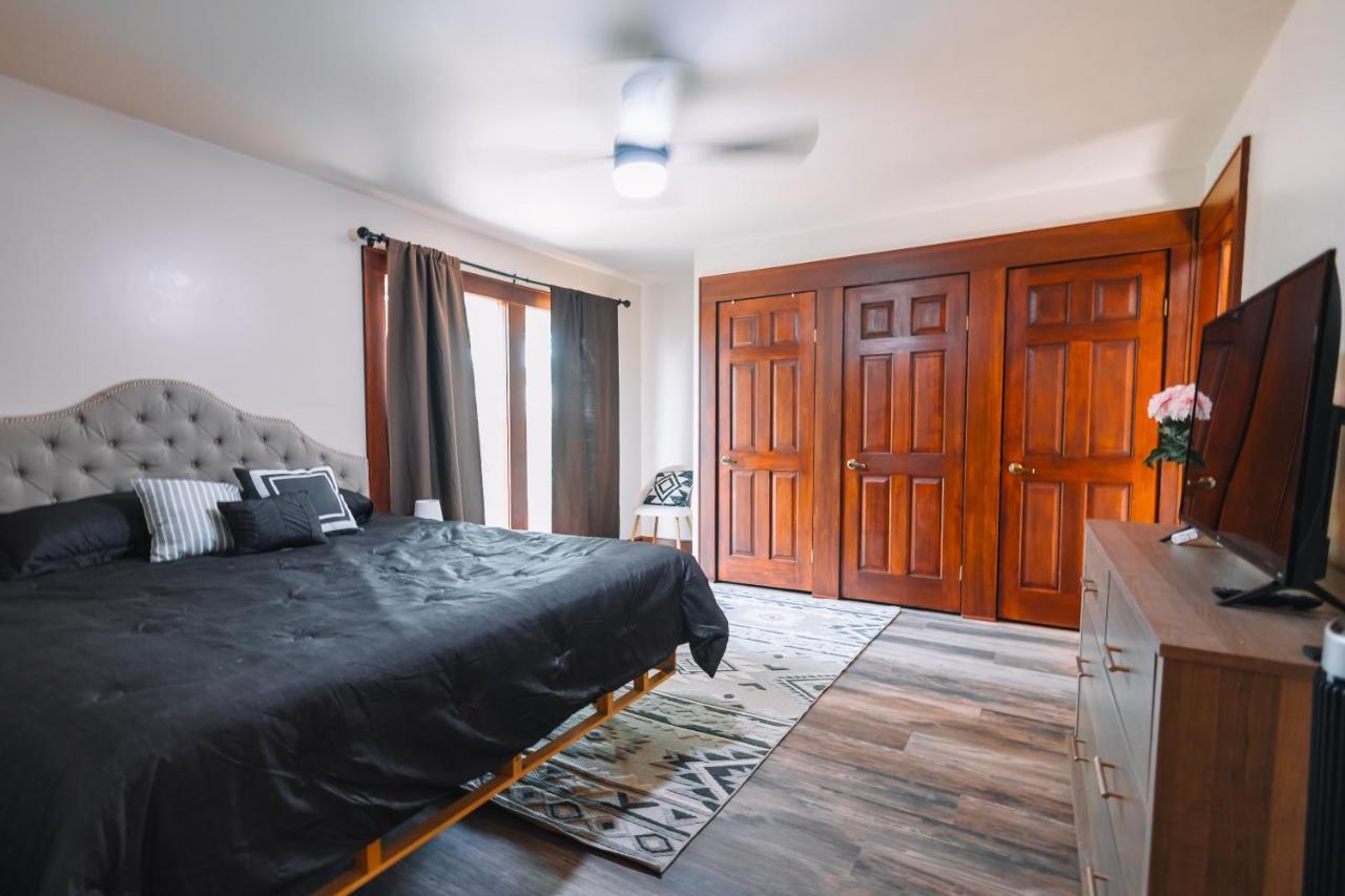 Downtown Escape Great For Large Families & Groups Villa Sugarcreek Eksteriør billede