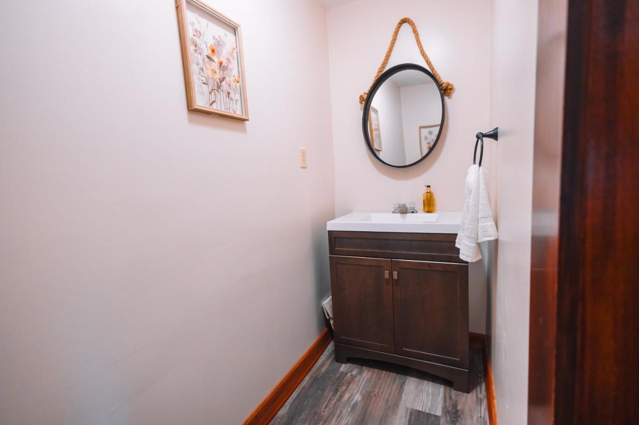 Downtown Escape Great For Large Families & Groups Villa Sugarcreek Eksteriør billede