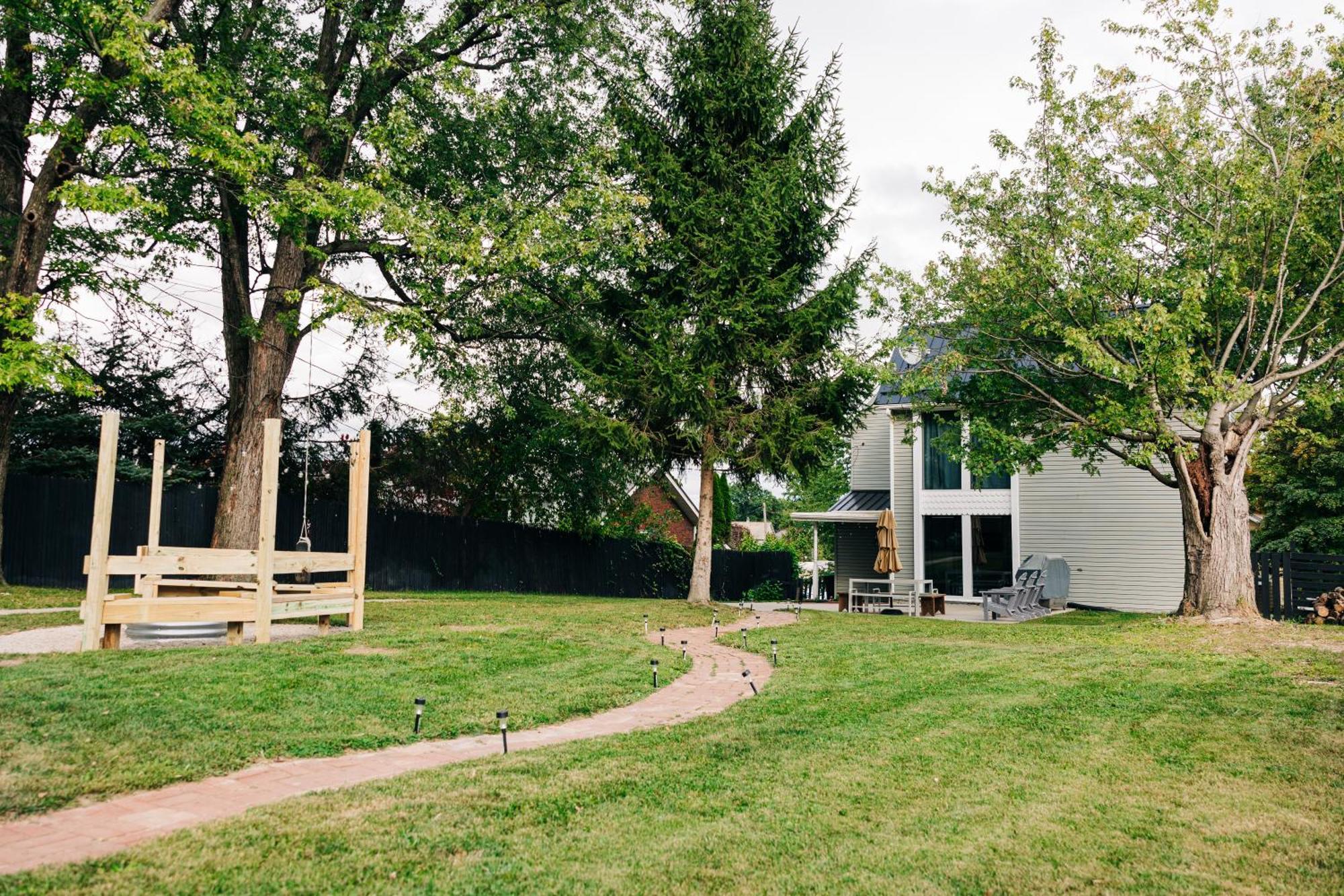 Downtown Escape Great For Large Families & Groups Villa Sugarcreek Eksteriør billede