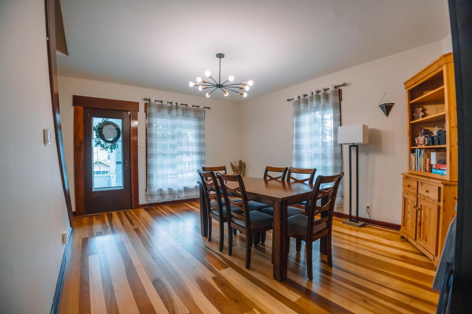 Downtown Escape Great For Large Families & Groups Villa Sugarcreek Eksteriør billede