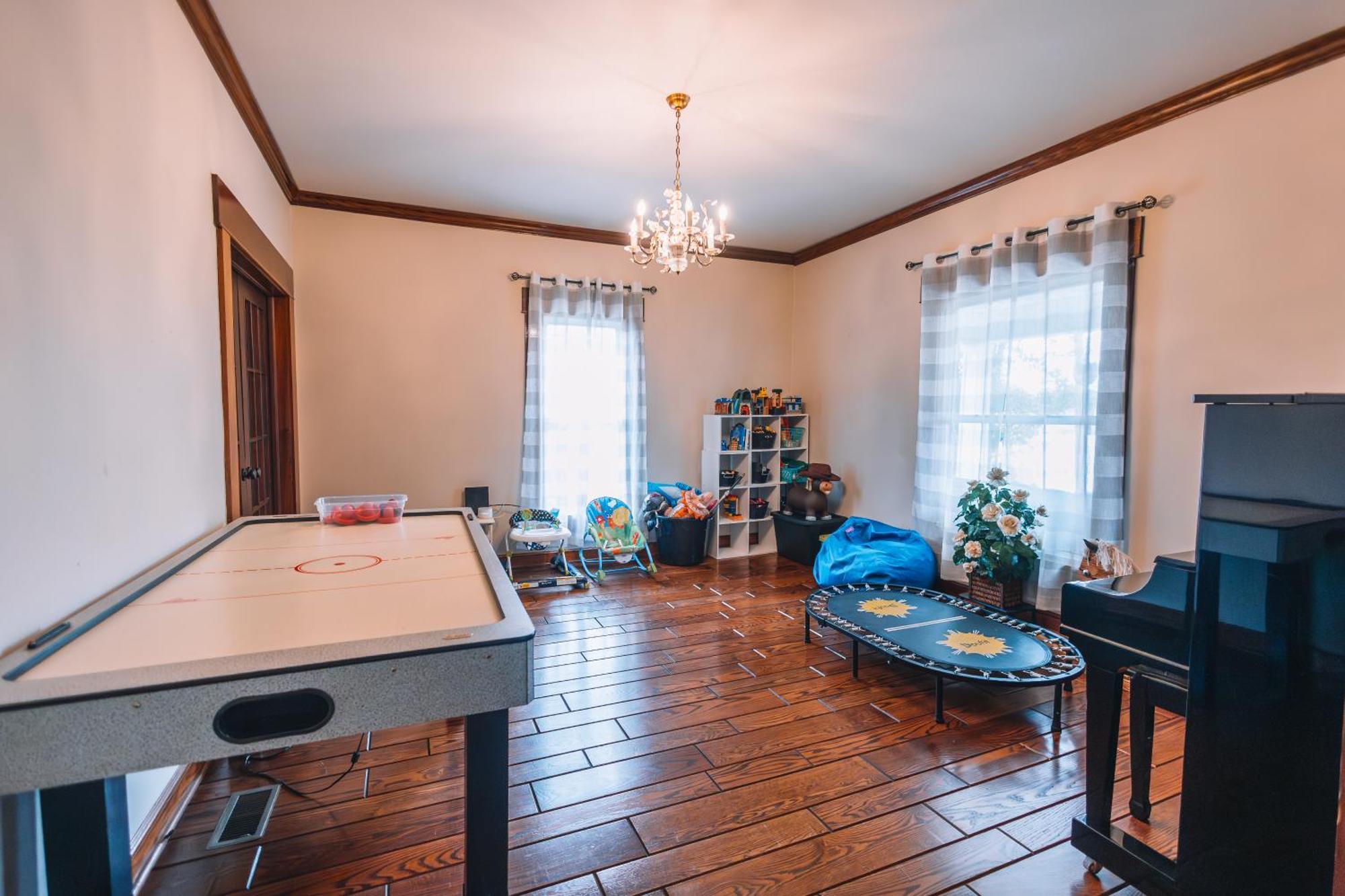Downtown Escape Great For Large Families & Groups Villa Sugarcreek Eksteriør billede