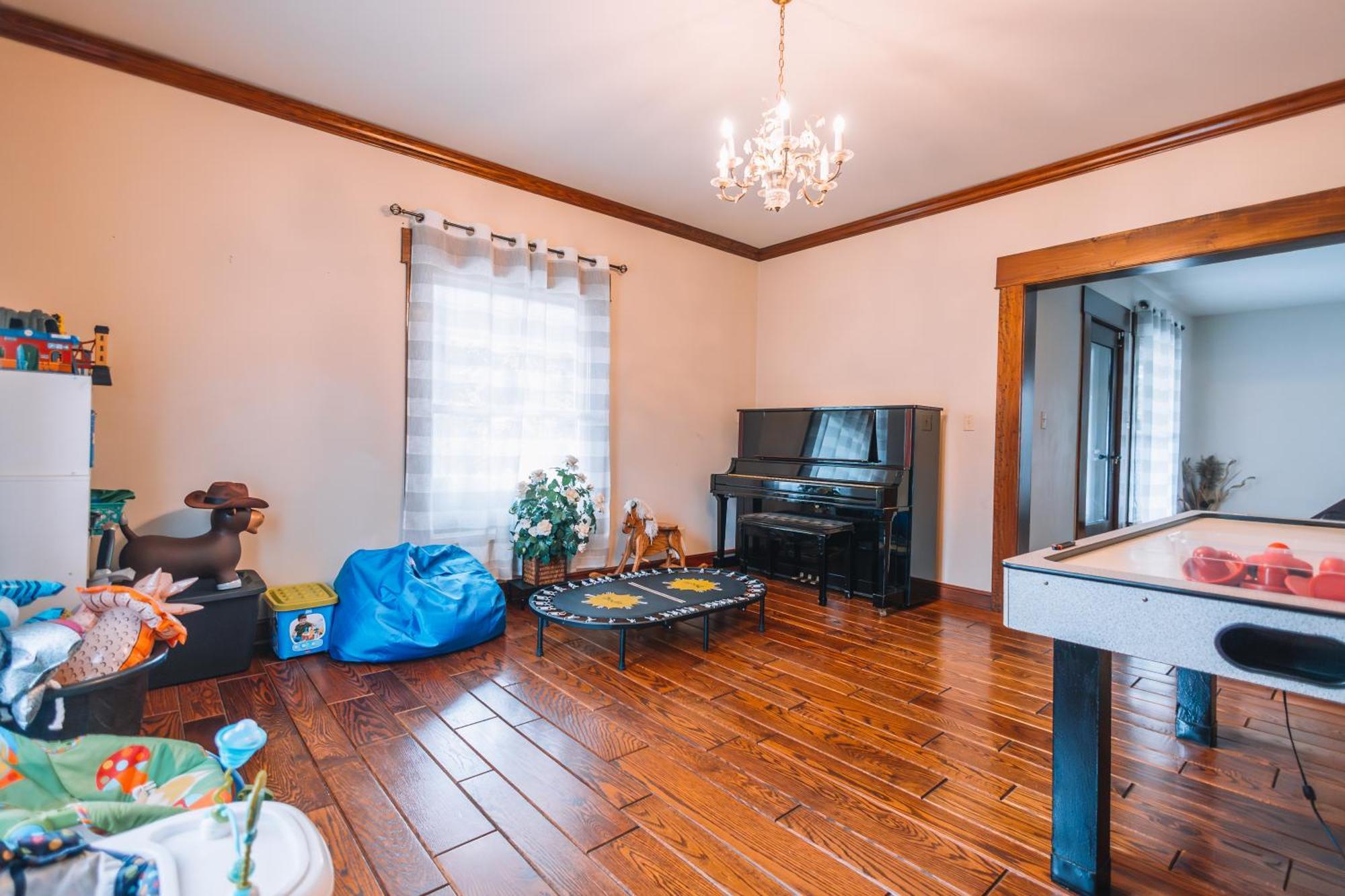 Downtown Escape Great For Large Families & Groups Villa Sugarcreek Eksteriør billede